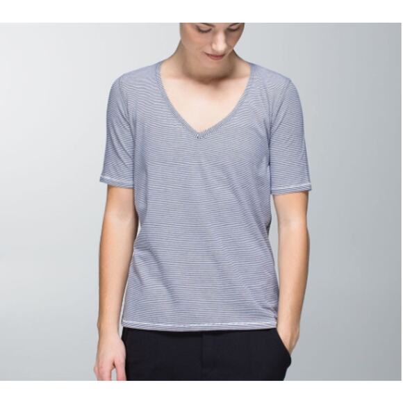 Lululemon Tonka Striped Cadet Blue & White Go Go V Neckline T-Shirt Size 6 - Picture 1 of 9